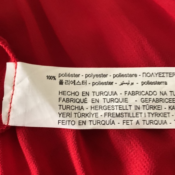 Sleeveless Pleated Top with Back Bow - Picture 6 of 7